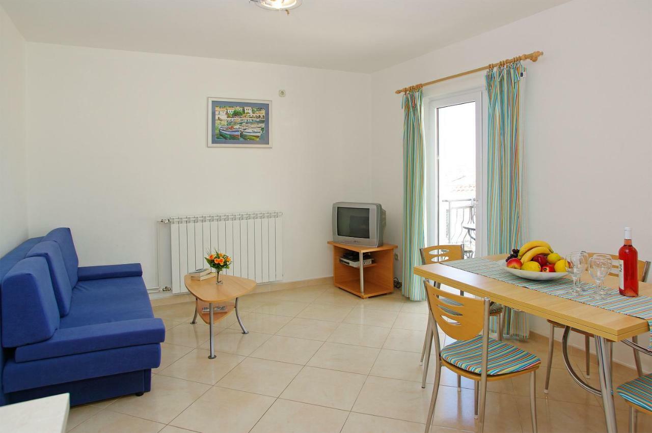 Apartments Villa Vallum Bol Eksteriør billede