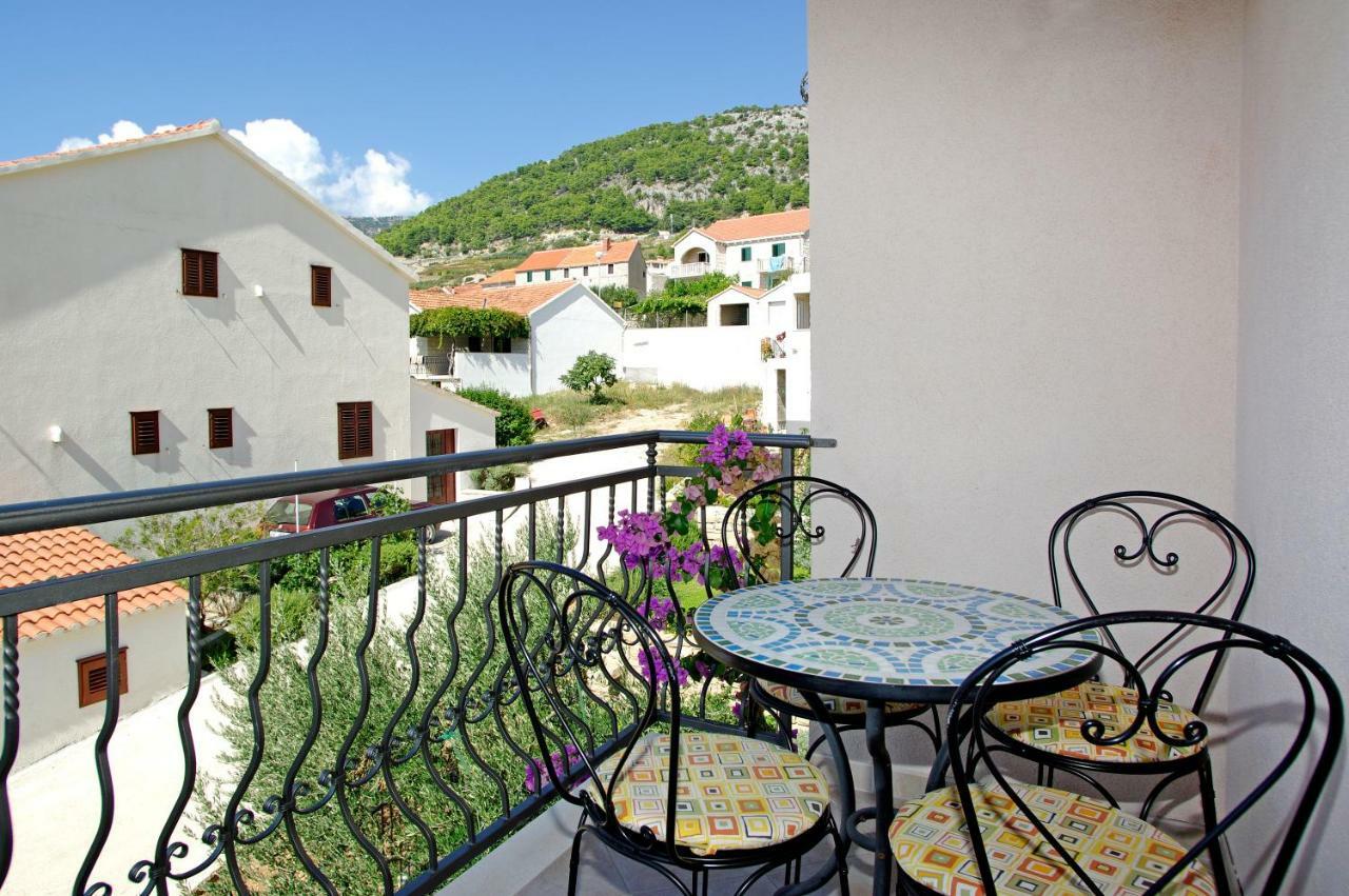 Apartments Villa Vallum Bol Eksteriør billede